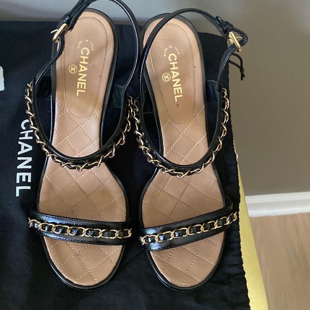 Chanel shoes 👠